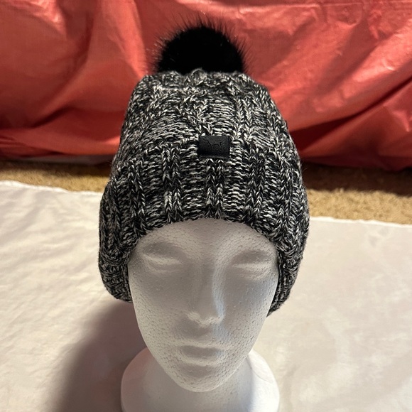 Victoria's Secret Pink Sherpa Lined Pom Hat - Picture 1 of 10